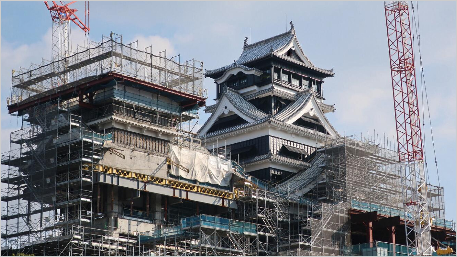 加藤神社から望む天守閣