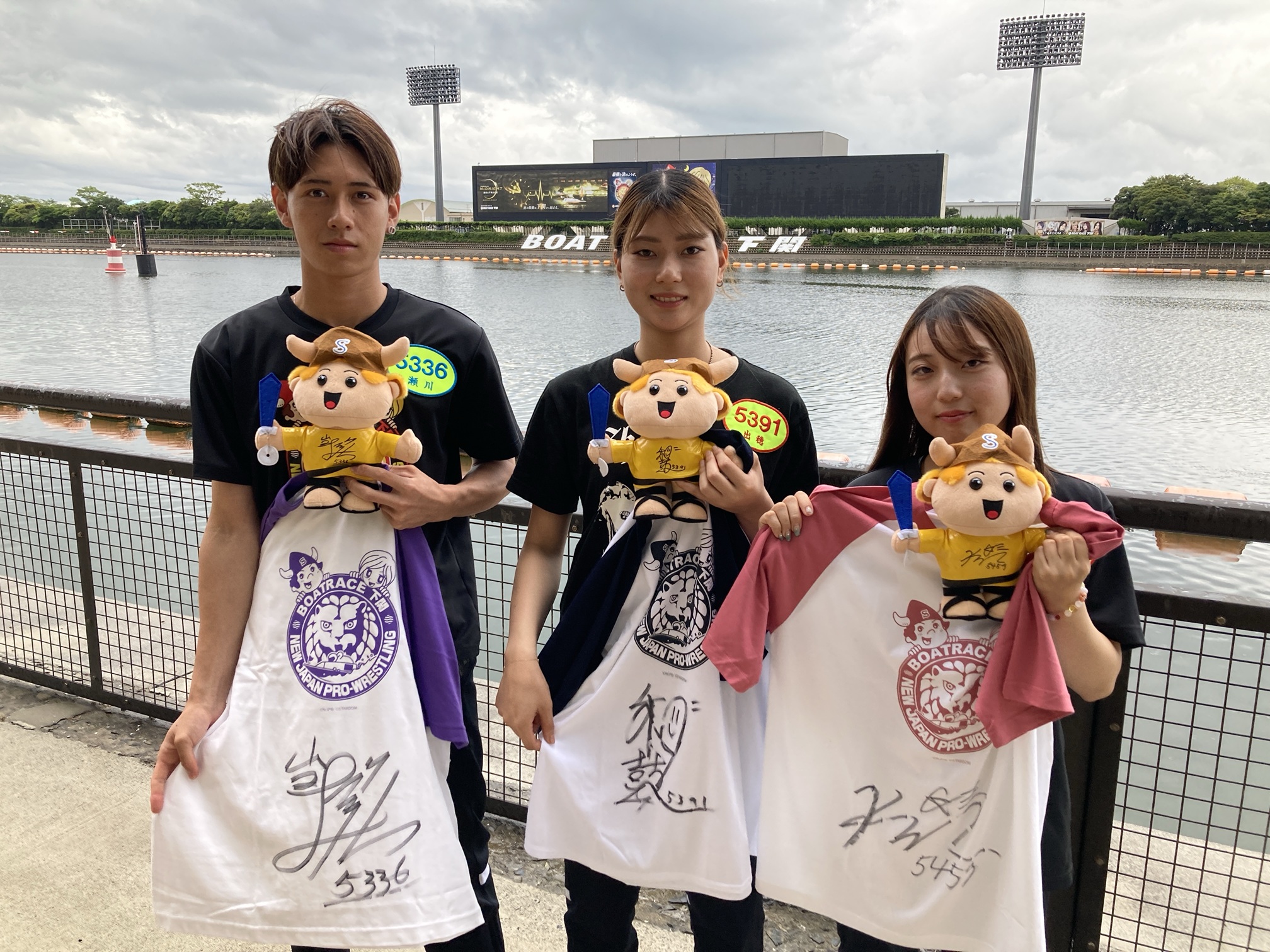 【モルックしませんか！？】★出演選手のサイン入り★  新日本プロレス×ボートレース下関 コラボTシャツ＆シーボーぬいぐるみをセットで3名様にプレゼント！（応募締切：2026年10月31日）